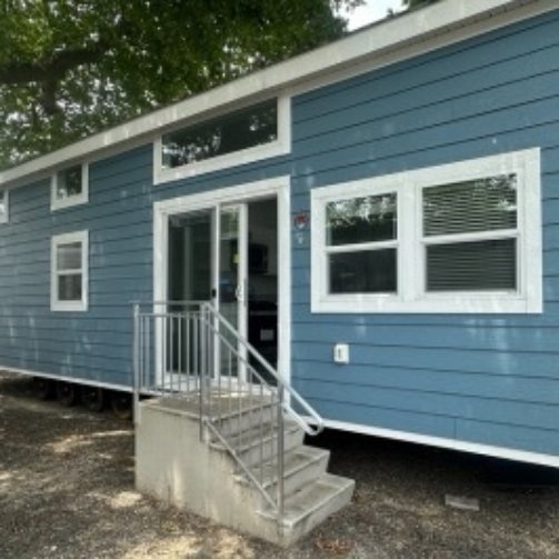 TRAILER SIZE THUMBNAIL - 1